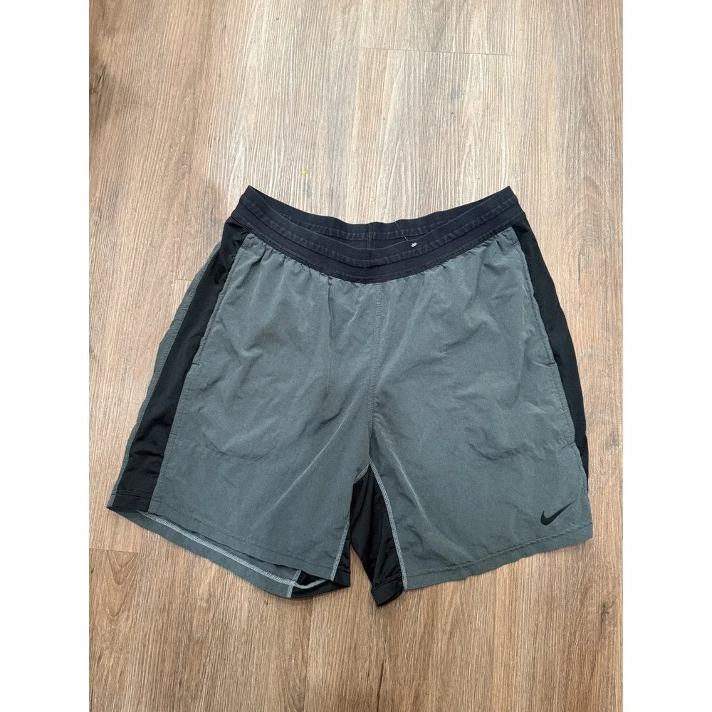 Nike Mens Dri-FIT Standard Fit Athletic Shorts Grey Black XL Training Running